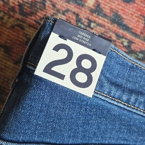 Gap Girlfriend Mid Rise Jeans NWT - Picture 3 of 8